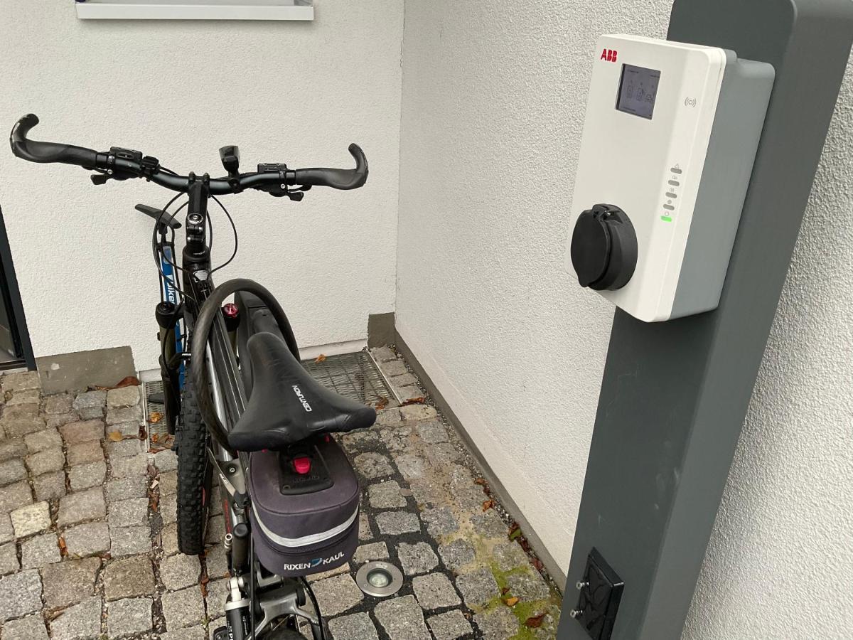 Attika Ferienwohnung In Freiburg -Gundelfingen Mit Grosser Dachterrasse Gundelfingen (Breisgau) Exterior foto